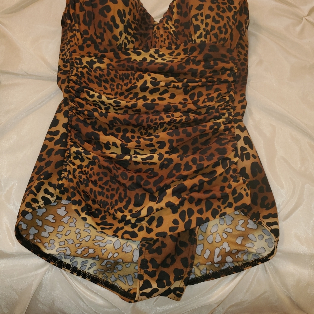 Swimsuit leopard ...retro style..miracle suit
